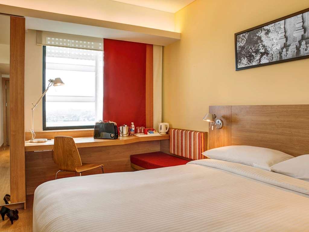 Ibis Kochi City Centre - An Accor Brand Zewnętrze zdjęcie