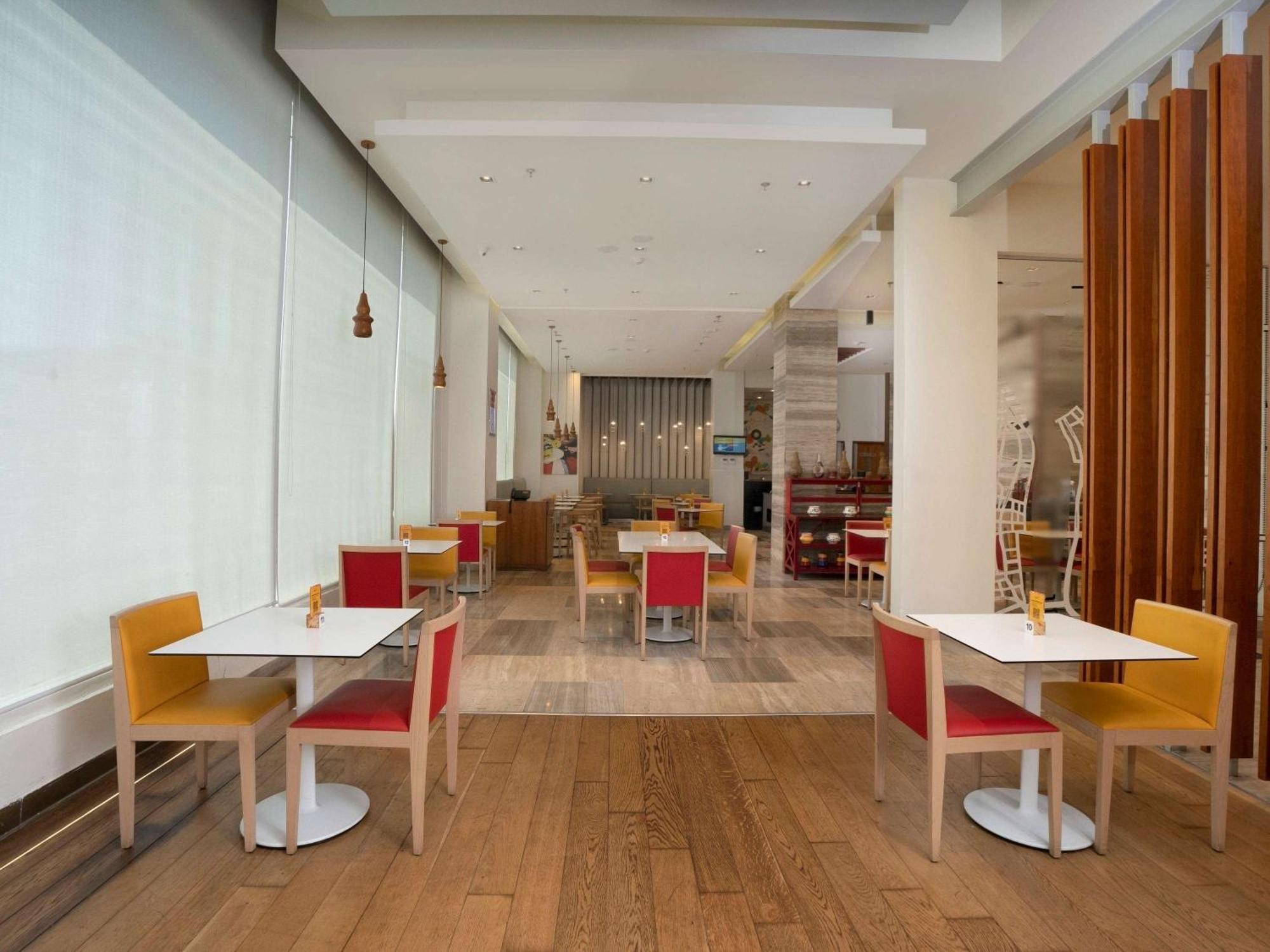 Ibis Kochi City Centre - An Accor Brand Zewnętrze zdjęcie