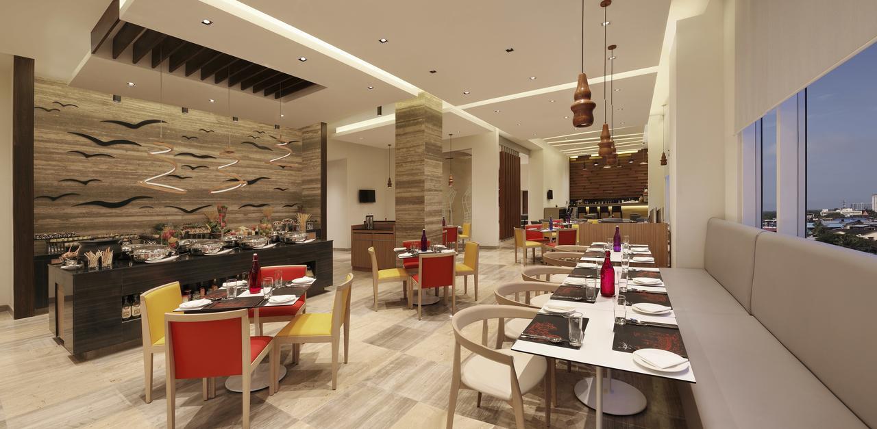 Ibis Kochi City Centre - An Accor Brand Zewnętrze zdjęcie